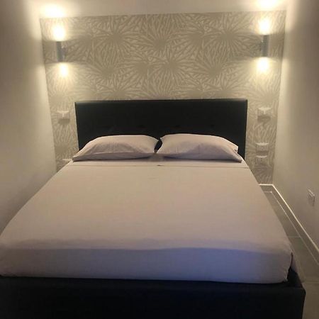 Il Rifugio Di Margo Apartment Бари Екстериор снимка